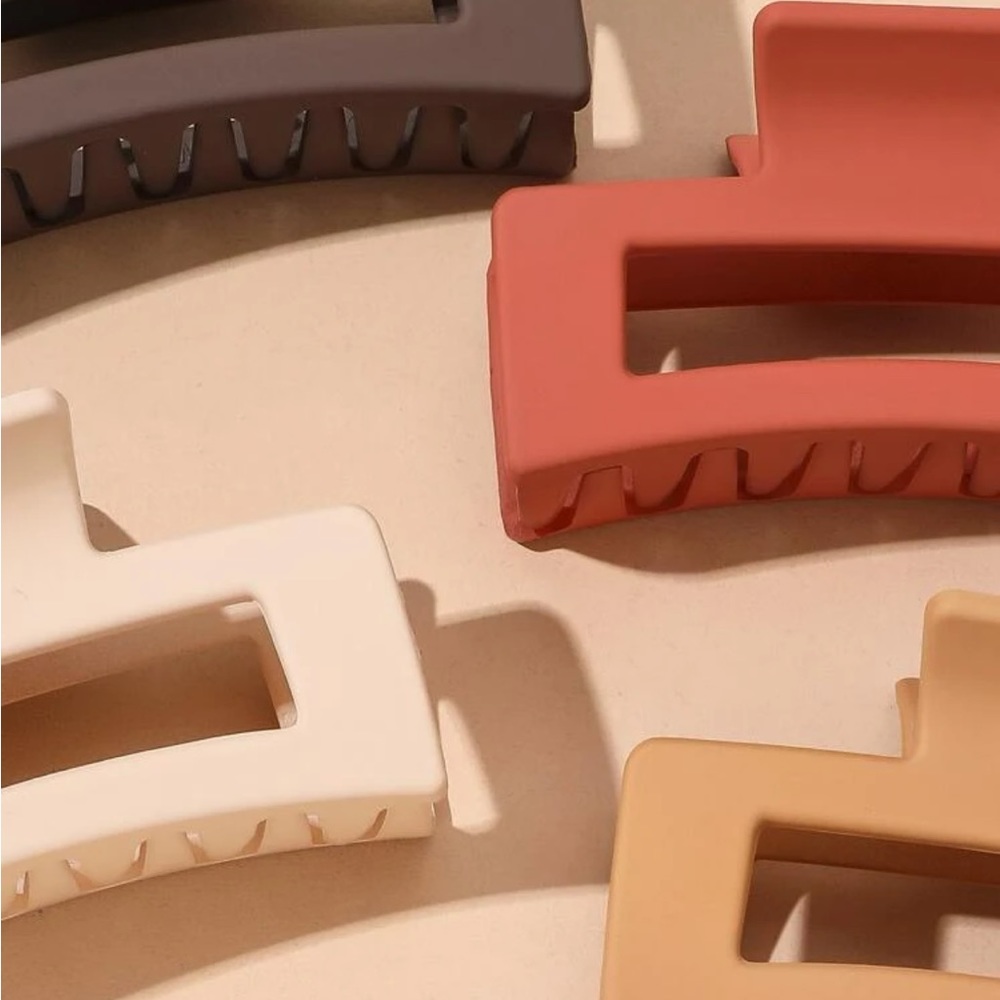 Matte Finish Hair Claws - Picture 3 of 3